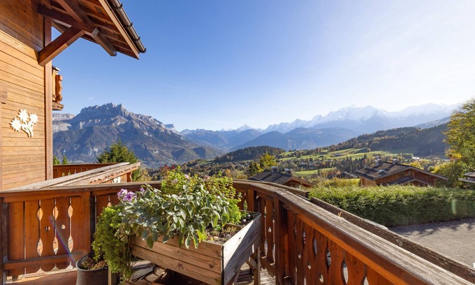Cordon Bed & Breakfast | Guest House 'Chambre D'hôte Dans Un Chalet' with Mountain View, Shared Terrace and Wi-Fi