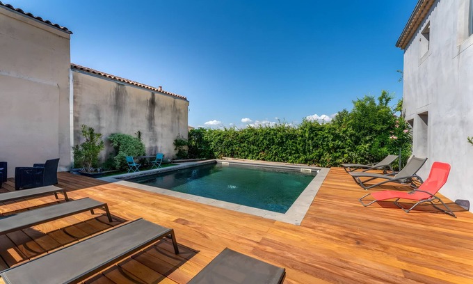 Rasteau House | Guest House 'Chambre Double' with Shared Pool, Private Terrace and Wi-Fi