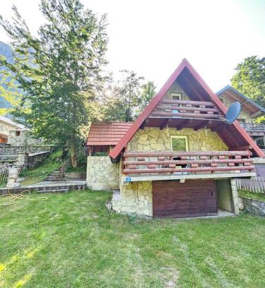 Montenegro House | Guest house Crvenkapa
