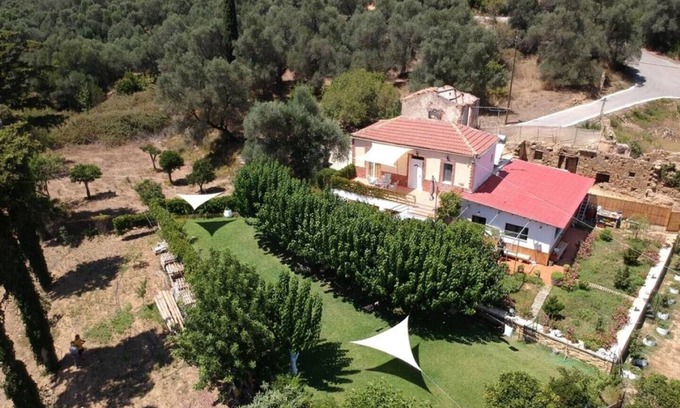 Dhris House | Guest house Dramountana both apartments