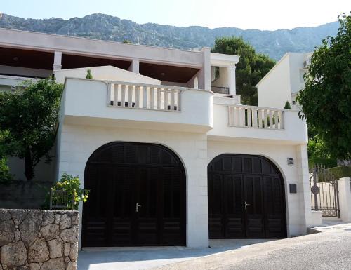 Brela House | Guest house Fenix Brela
