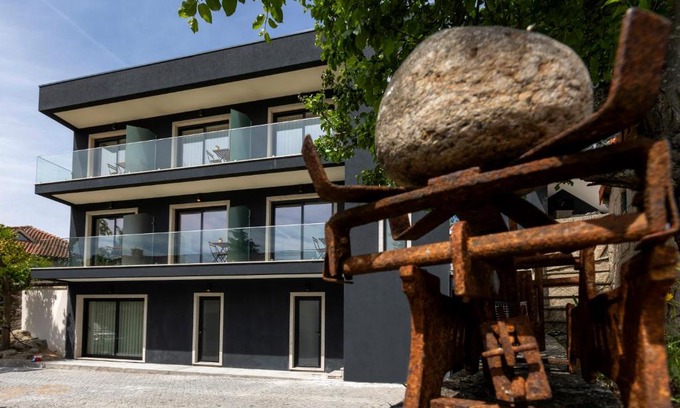 Cabril House | Guest House Fojo dos Lobos