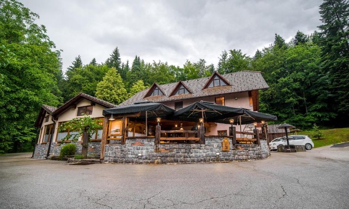 Zuzemberk House | Guest House Frata
