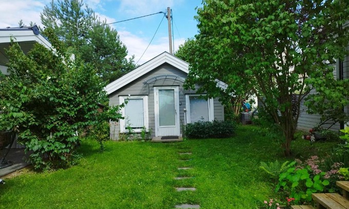 Hokksund House | Guest House in the Garden