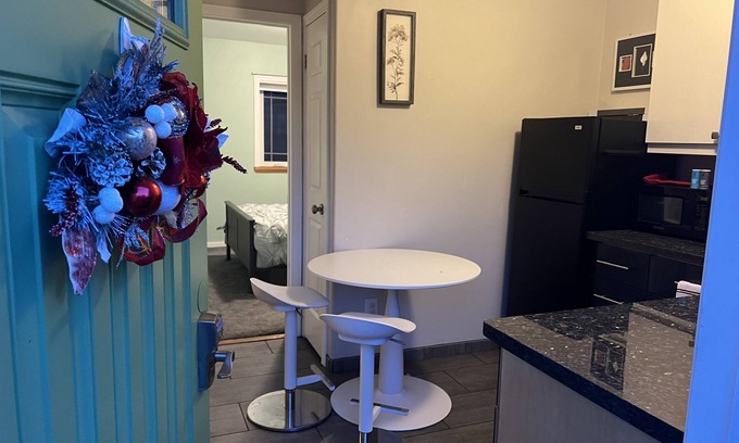 Riverview Cottage | Guest house in West Seattle