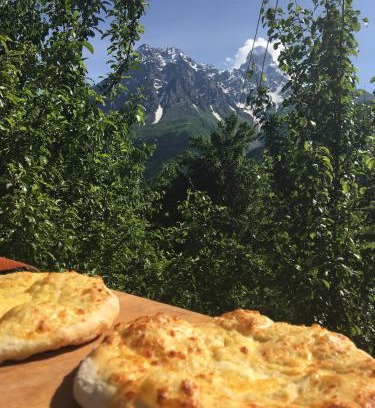 Mazeri House | Guest House Murkvam