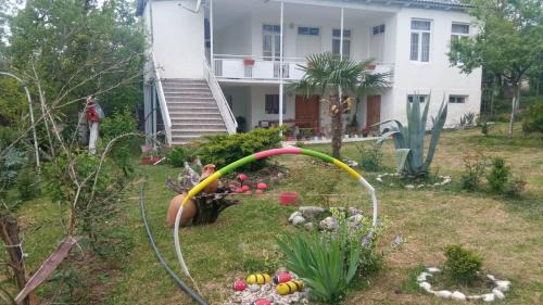 Salkhino House | Guest House Nargo's garden