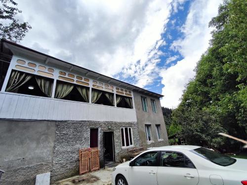 Glola House | guest house udziro