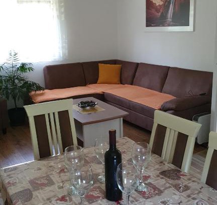 Lapcici House | Guest House Vasilije