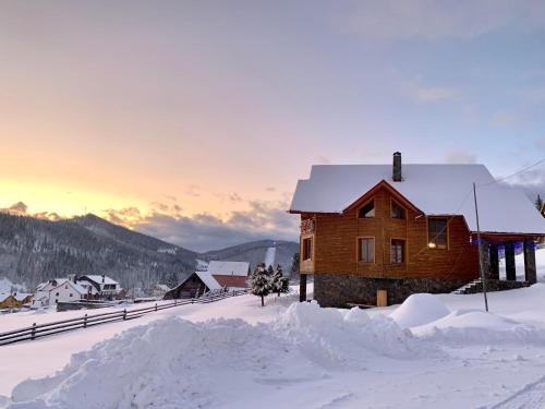 Polyanytsya House | Guest House Velet