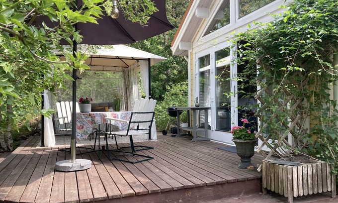 Karrdal Cabin | Guest house with lake view, close to Stockholm, Sweden