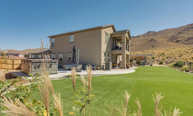 Reno House | Guest House with Swim Spa & Yard