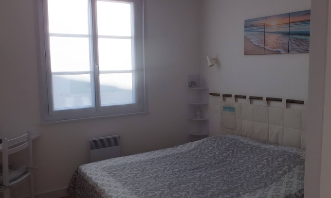 Ars-en-Re Bed & Breakfast | Guest Room - 2 with Shared Garden and Air Conditioning