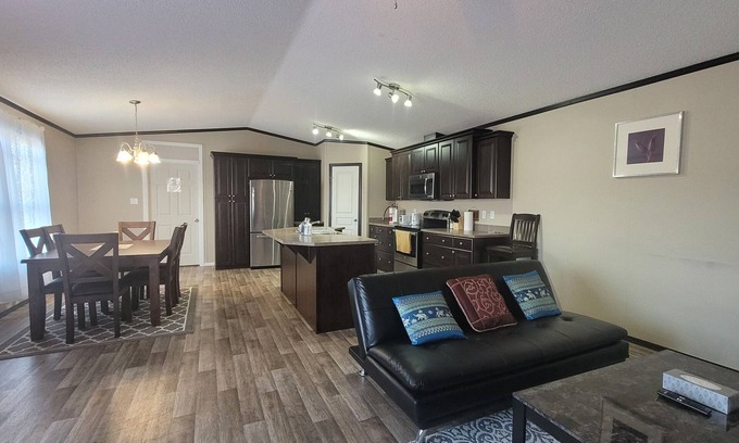 Stettler House | Guest suite in town-2 bedrooms/private kitchen