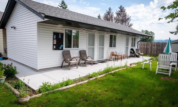 Abbotsford House | Guest Suite Private Retreat for 2 Guests With AC - 4 Units Available
