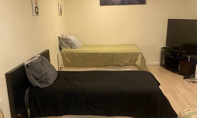 Hanover House | Guest suite with a private bathroom and entrance near Dartmouth