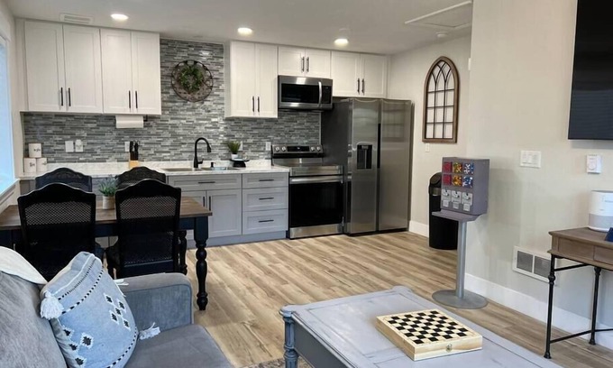 Idaho Falls Apartment | Guest Suites -1998 #4 Peaceful 1 bedroom 1 bath Suite