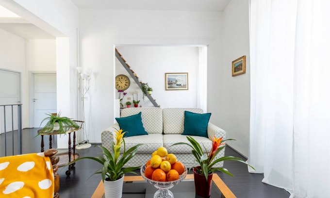 Pisa Apartment | GuestHost - Station Oasis with Parking and Garden