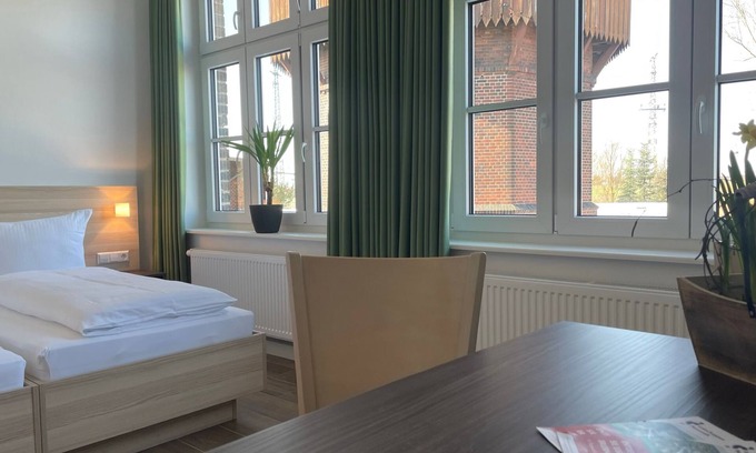 Pasewalk Apartment | Guesthouse Apartment - Laboratory I - Lokschuppen Pasewalk- Guesthouses with double rooms, single rooms