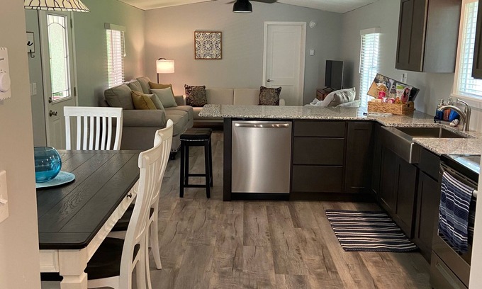 Montour Falls House | Guesthouse at the Woodlands