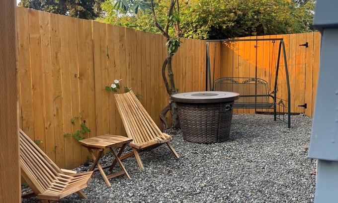 Lakeland North Apartment | Guesthouse centrally located between Tacoma and Seattle! Near Federal Way.