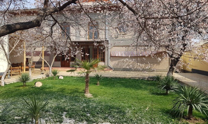 Margilan House | Guesthouse Ikathouse