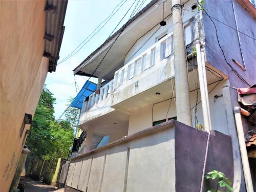 Pondokcina House | Guesthouse Maura