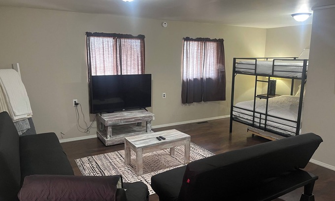 Pittsfield Apartment | Guesthouse Sleeps 7 Kitchen Washer Dryer Dishwasher New Queens