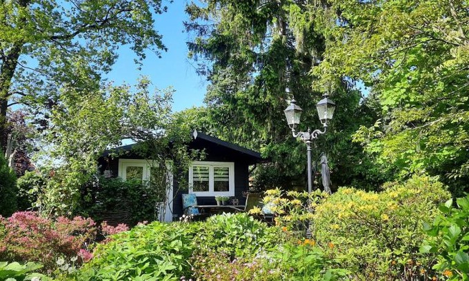 Zuidlaren House | GUESTHOUSE vakantiehuis in een mooie tuin in het centrum van Zuidlaren!