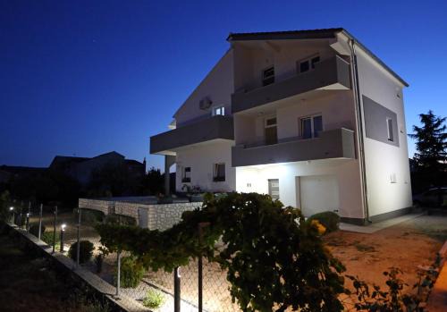Gradina House | Guesthouse Villa DomeNico