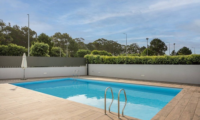 Madalena Apartment | GuestReady - Beach and Pool Escape in Gaia