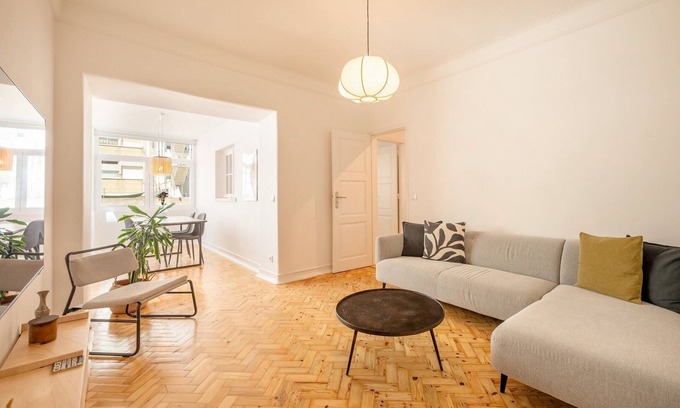 Alvalade Apartment | GuestReady - Bright and airy Lisbon retreat