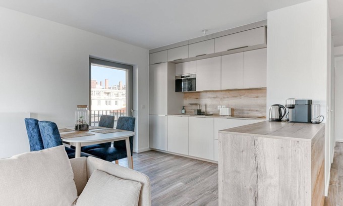 Yves Farge - Le Fleuve Apartment | GuestReady - Charming getaway with a terrace