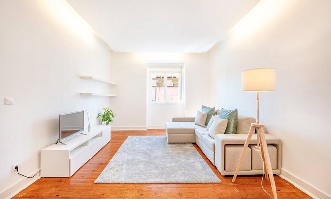 Sao Joao de Deus Apartment | GuestReady - City views and comfort in Arroios