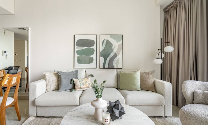 Dubai Media City Apartment | GuestReady - Contemporary living in Dubai Marina
