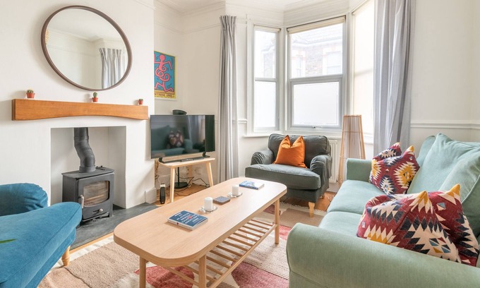 Easton House | GuestReady - Gorgeous Townhouse with Garden