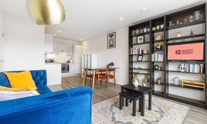 Whittington Apartment | GuestReady - Millbrook Park retreat with balcony