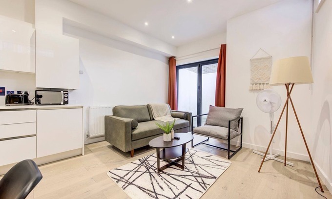 Riverside Apartment | GuestReady - Modern Luxury near Tower Bridge