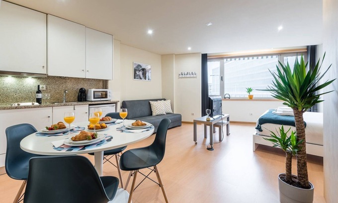 Boavista Apartment | GuestReady - Musichall - Moulin Rouge
