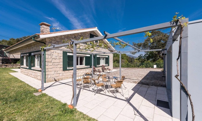 Moledo Apartment | GuestReady - Paracoba House