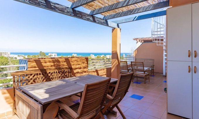 Torremolinos Ski Chalet | GuestReady - Poolside Paradise in the suburbs