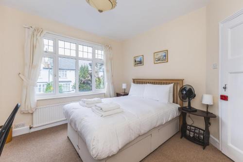 Finchley House | GuestReady - Relaxing Finchley retreat with garden