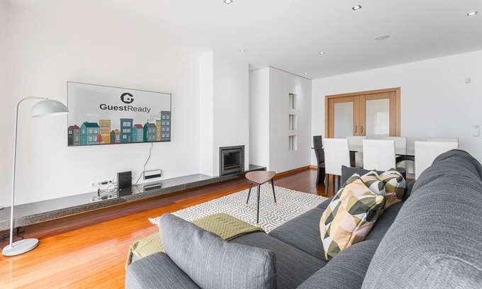 Vila Nova de Gaia Apartment | GuestReady - Sophistication and refinement
