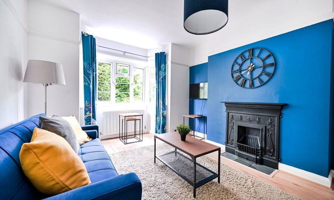 St. Leonard's Apartment | GuestReady - South London Retreat