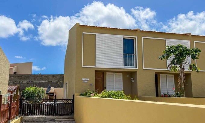 Vila Baleira Apartment | GuestReady - Windmill House