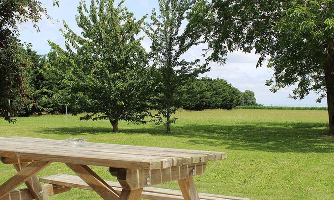 Cravant Bed & Breakfast | Guestroom Cravant, studio flat, 3 persons