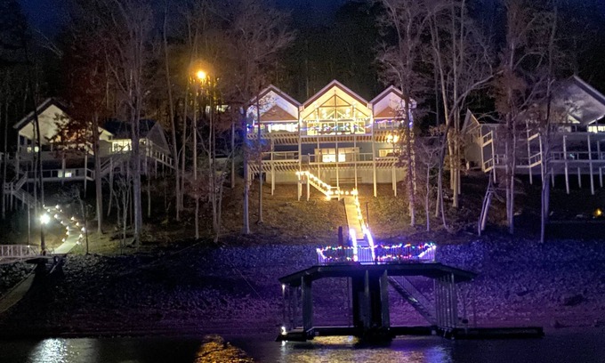 Big Creek House | Guests say One of the BEST HOUSES. Check deals Aug 16-28, 10% off booking 7 days