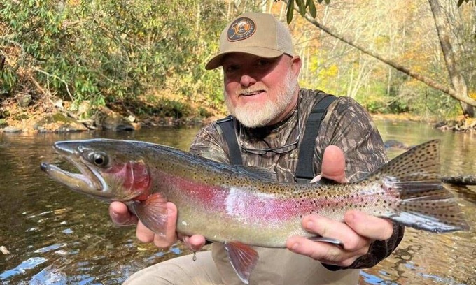 Hayesville Cabin | Guided fly-fishing retreat and Cabins on private waters in the Nantahala