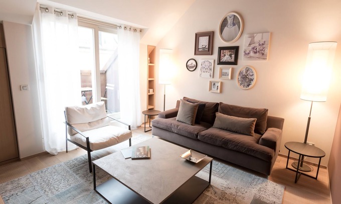 Ville Haute Apartment | Guillaume Suites