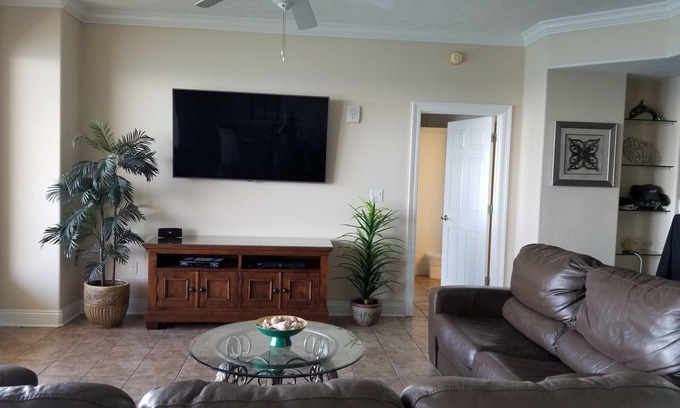Thomas Drive Condo | GULF CREST BEACH FRONT CONDO! 2 BEDROOMnSNOWBIRDS WELCOME AT MONTHLY RATES!